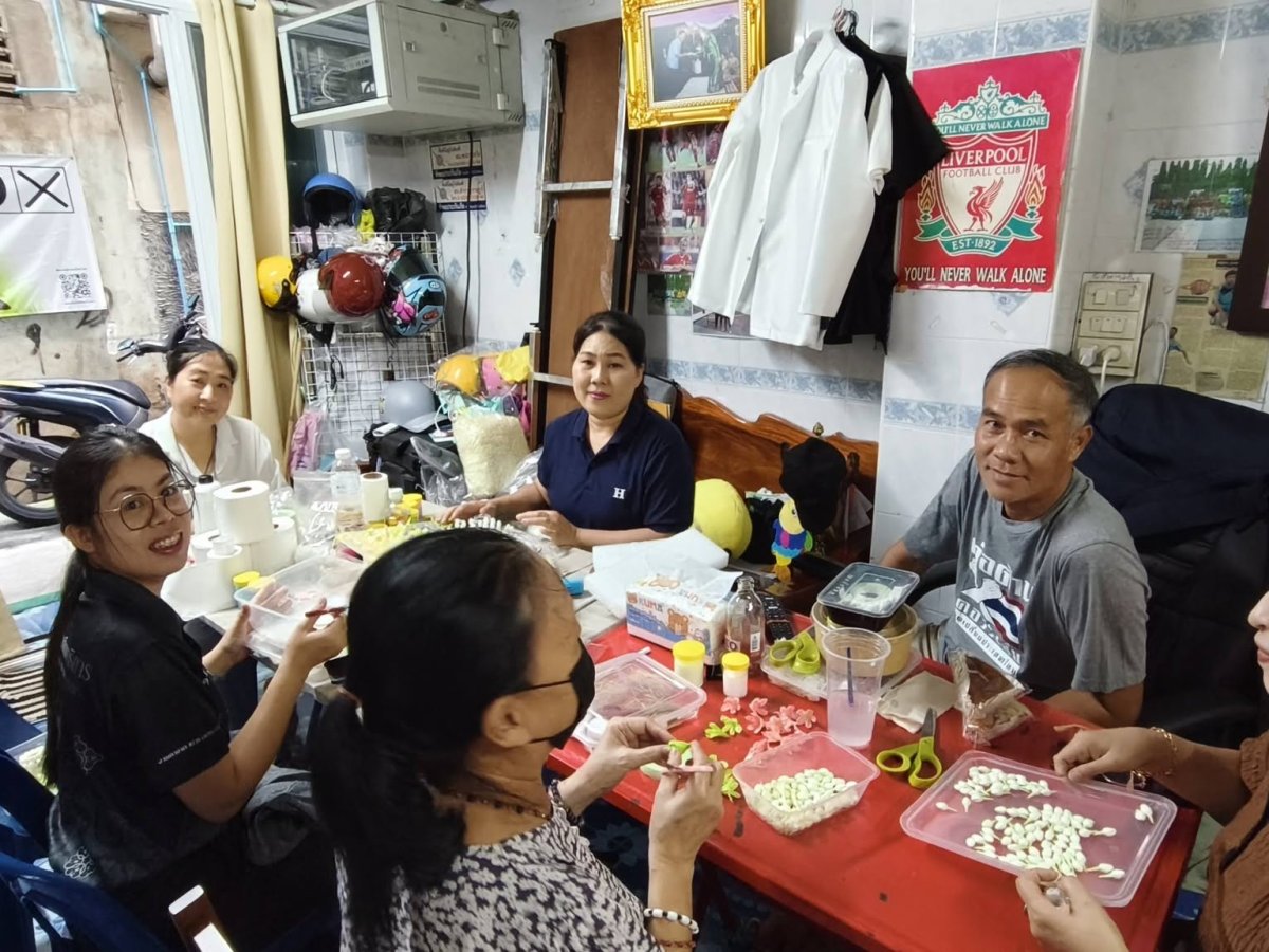 กิจกรรมวิชาชีพ หลักสูตรวิชาเครื่องประดับจากกระดาษทิชชู (9 ชั่วโมง)